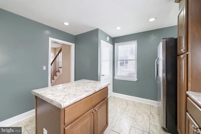 Building Photo - 6609 Fairdel Ave