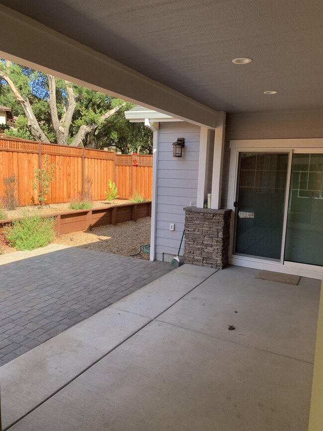 Building Photo - 3626 Aaron Dr