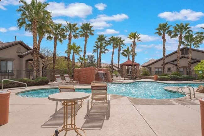 Building Photo - Bright 2-Bed Condo with Patio!