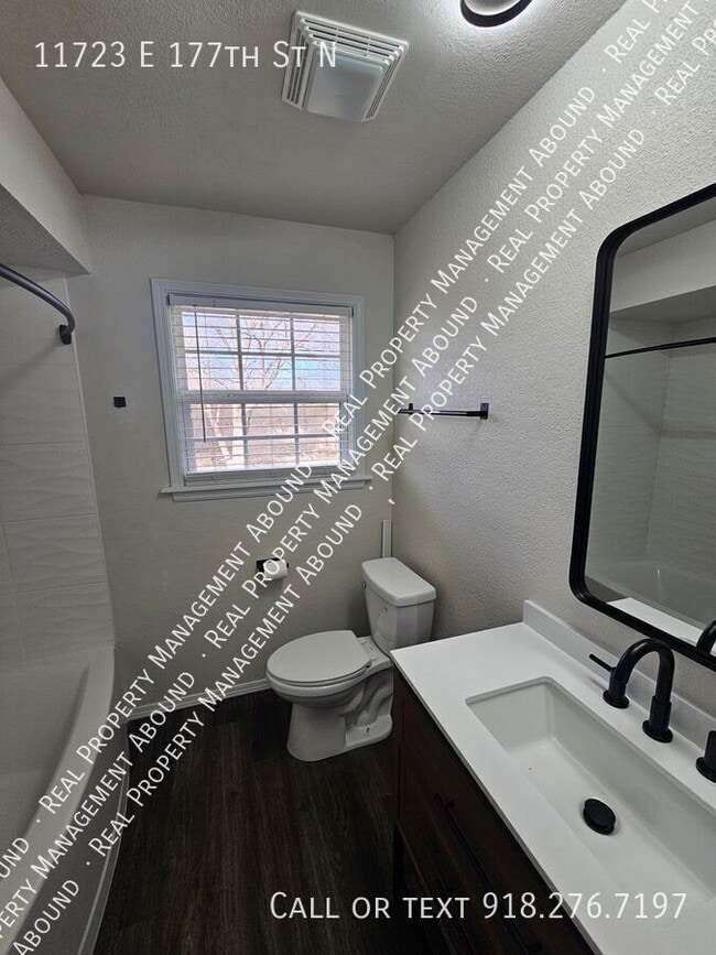 Building Photo - 11723 177th St N