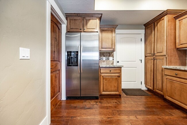 Building Photo - Fully Furnished Mountain Modern Twin Home ...