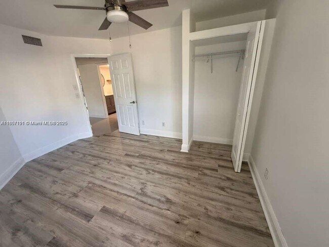 Building Photo - 8148 NW 17th Manor