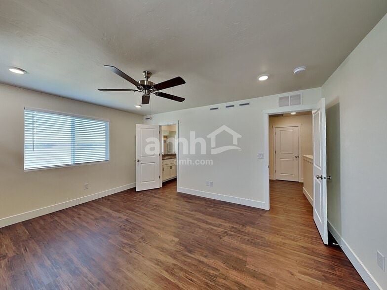 Building Photo - 6646 Spriggel St