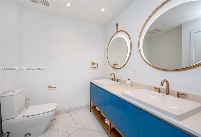 Building Photo - 2678 Tigertail Ave
