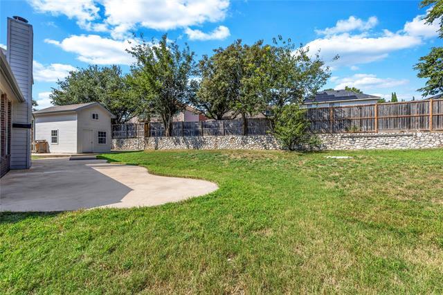 Building Photo - 900 Doral Cir