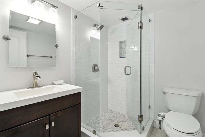 Building Photo - 6 Royal Palm Way