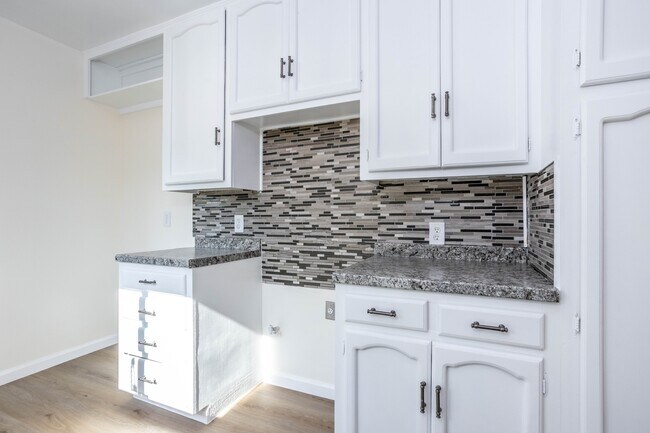 Building Photo - 312 S Myrtle St