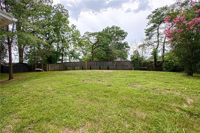 Building Photo - 4984 Crowe Dr SE