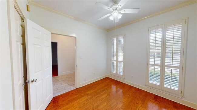 Building Photo - 6052 Magnolia Pl E