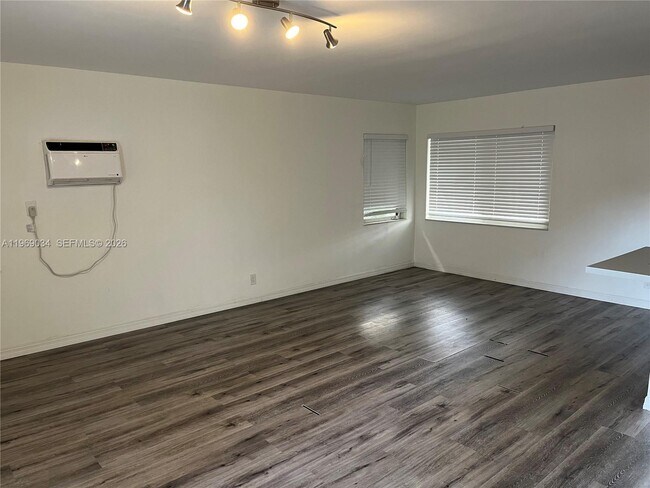 Building Photo - 92 Hendricks Isle