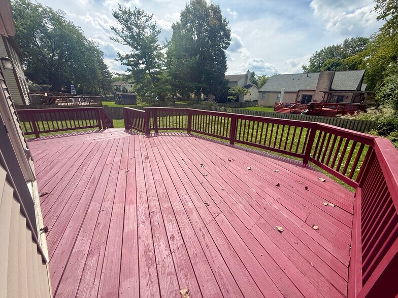 Building Photo - 7451 Mapleleaf Ct
