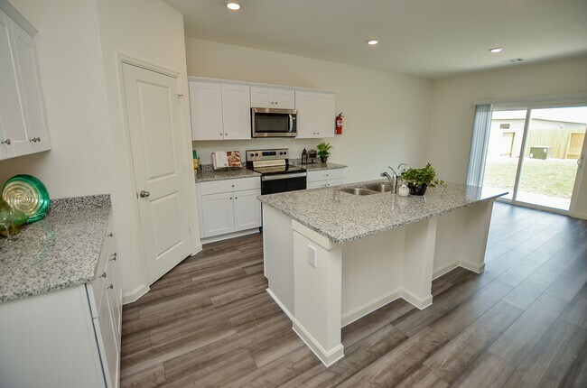 Building Photo - 1025 Long Bay Ct