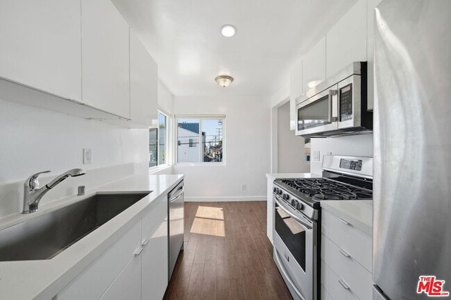 Building Photo - 510 Pacific Ave