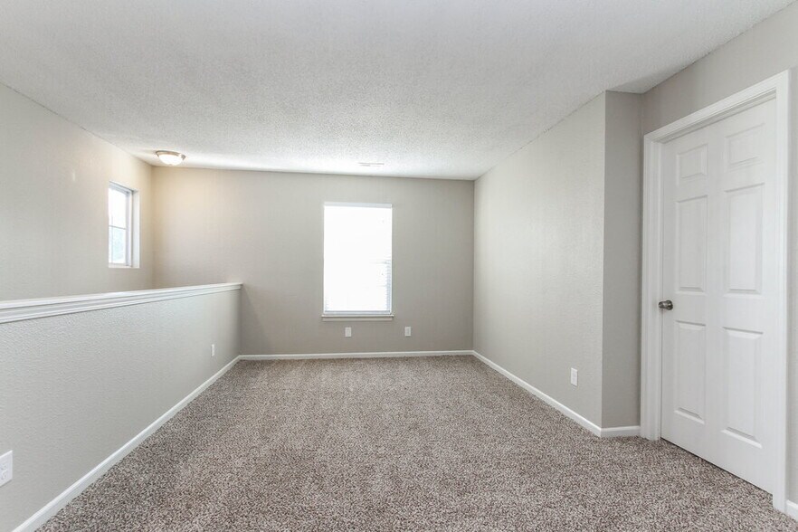 Building Photo - 1170 Freemont Ln