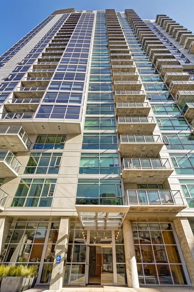 Building Photo - 800 The Mark Ln