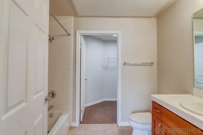 Building Photo - 330 J St