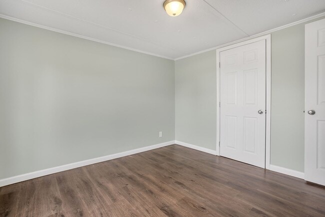 Building Photo - 6266 Magnolia Dr