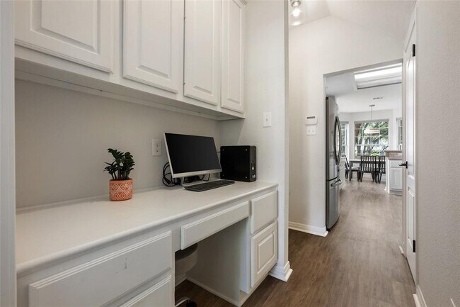 Building Photo - 2045 St Andrews Dr