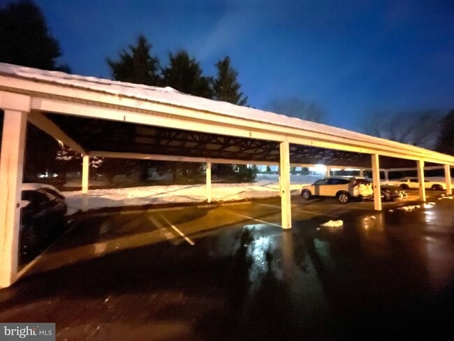 Building Photo - 3005 Creekside Ct