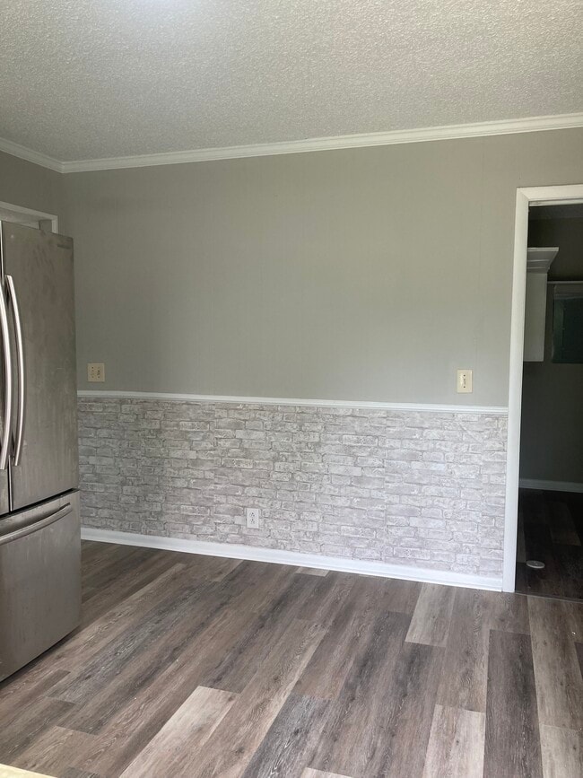 Building Photo - Duplex Home on 1 acres lot - Peacefule, Quiet, Safe Neighborhood