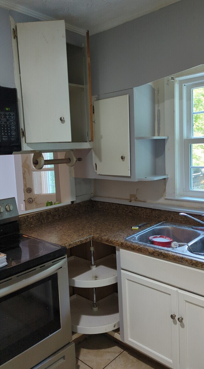 Kitchen - 2226 shady grove road