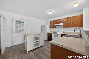Building Photo - 10 Bratton Dr