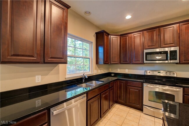 Building Photo - 2576 Covington Pl