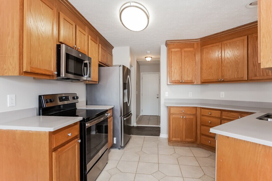 Building Photo - 634 Loch Lomond Cir