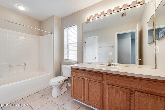 Building Photo - 7990 Baymeadows Cir E