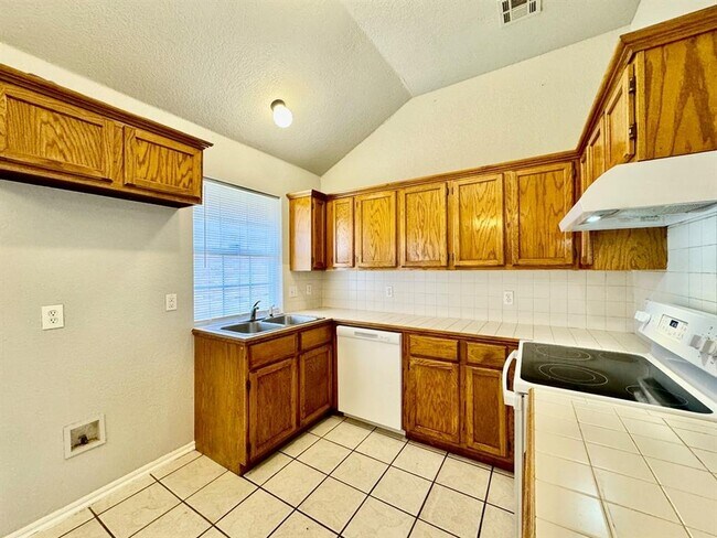 Building Photo - 633 NW 121st St