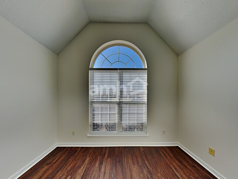 Building Photo - 1374 Siskin Dr