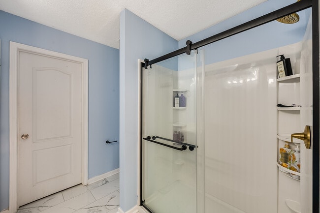 Building Photo - 2924 Tuckland Dr