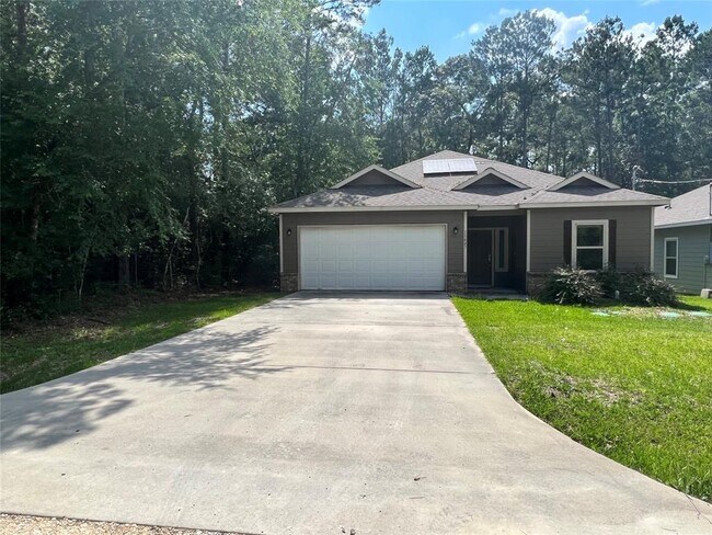 Building Photo - 15887 Pecan Dr