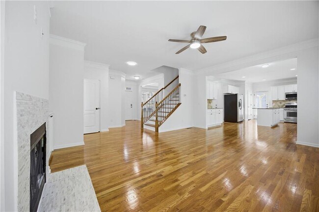 Building Photo - 455 Park Pl Ct