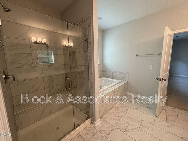 Building Photo - 2105 Goudy Dr