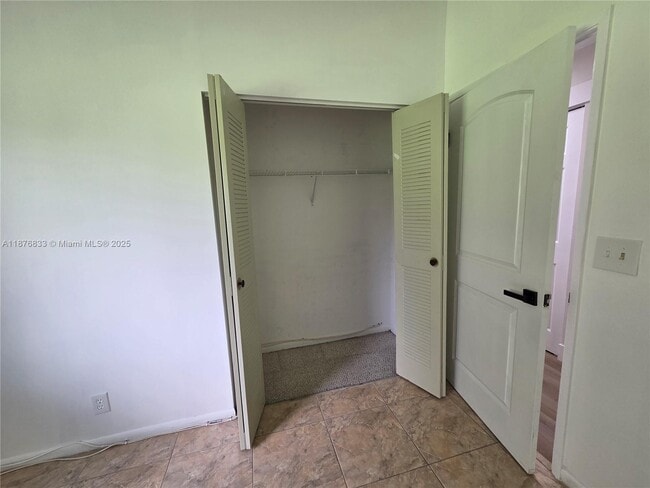 Building Photo - 15798 Woodgate Ct