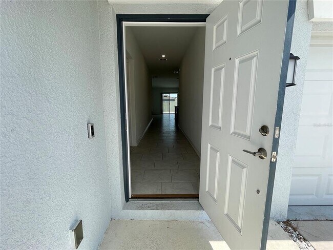 Building Photo - 831 Ofanto Wy