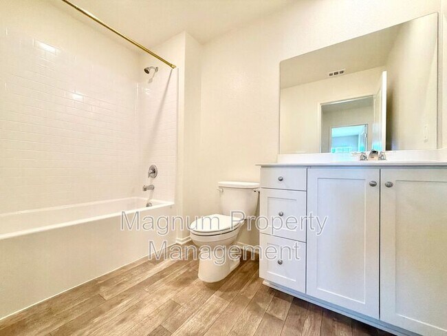 Building Photo - 31097 Water Beech Dr