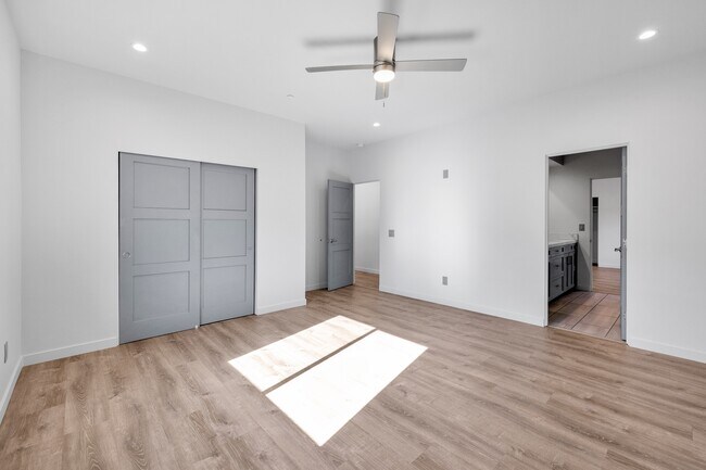 Building Photo - 7760 Arrowhead Dr