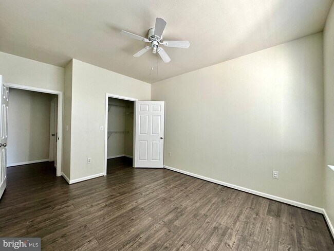 Building Photo - 12925 Centre Park Cir