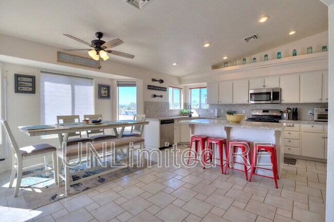 Building Photo - 304 Acoma Blvd S
