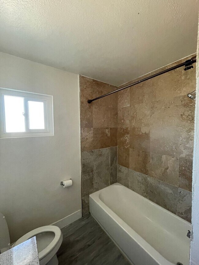 Building Photo - For Rent – 3 Bed, 2 Bath Home in Rowland Heights