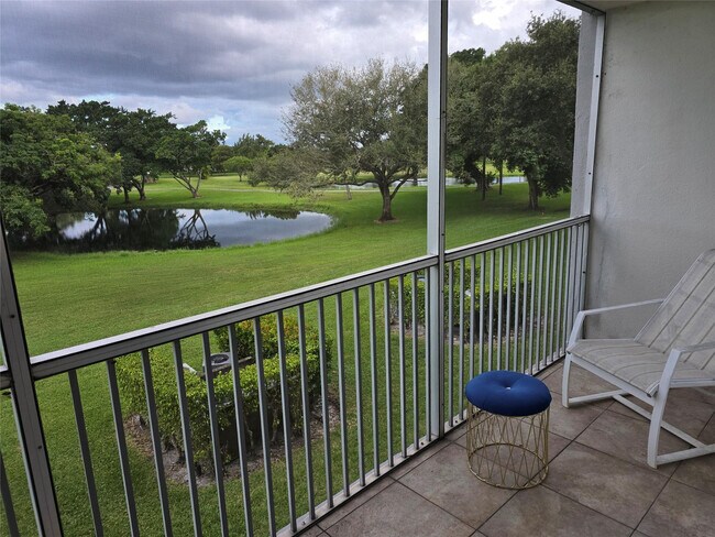 Building Photo - 13250 SW 4th Ct