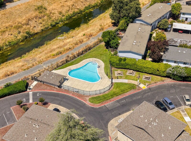 Building Photo - 1005 Mohr Ln
