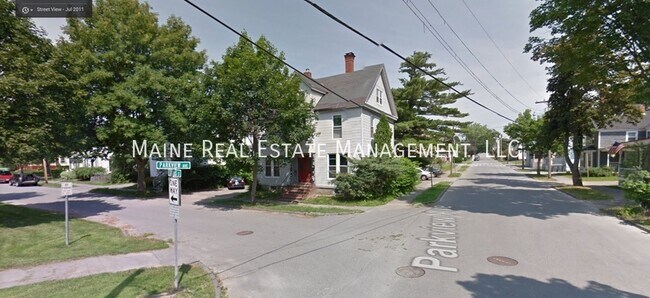 Building Photo - 32 Coombs St