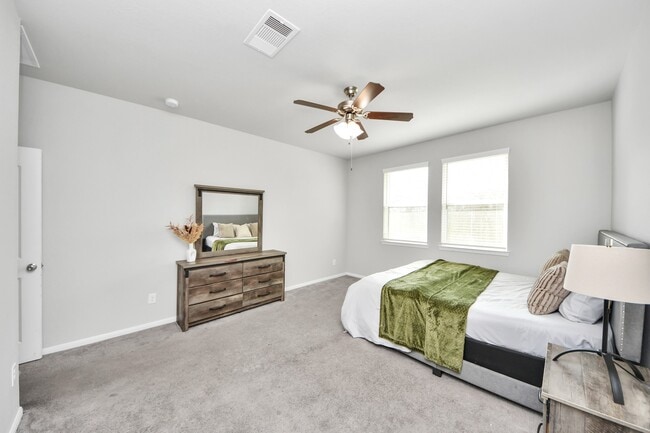 Building Photo - 6007 Prince Pl Dr