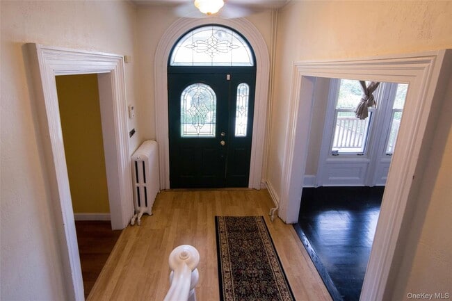 Building Photo - 128 Lakeview Ave