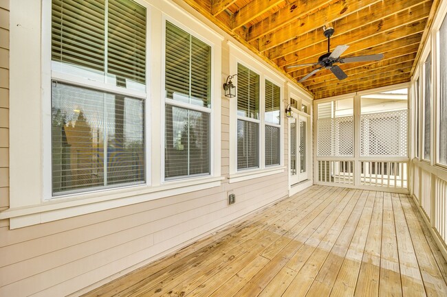 Building Photo - Gorgeous 4 bedroom 3.5 bath home in Riverwalk of Rock Hill!