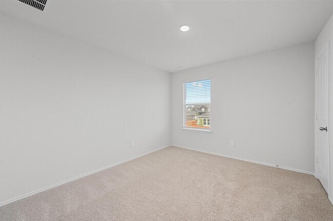 Building Photo - 164 Frogmore Lp