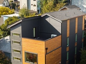 Building Photo - BringItOn 113*